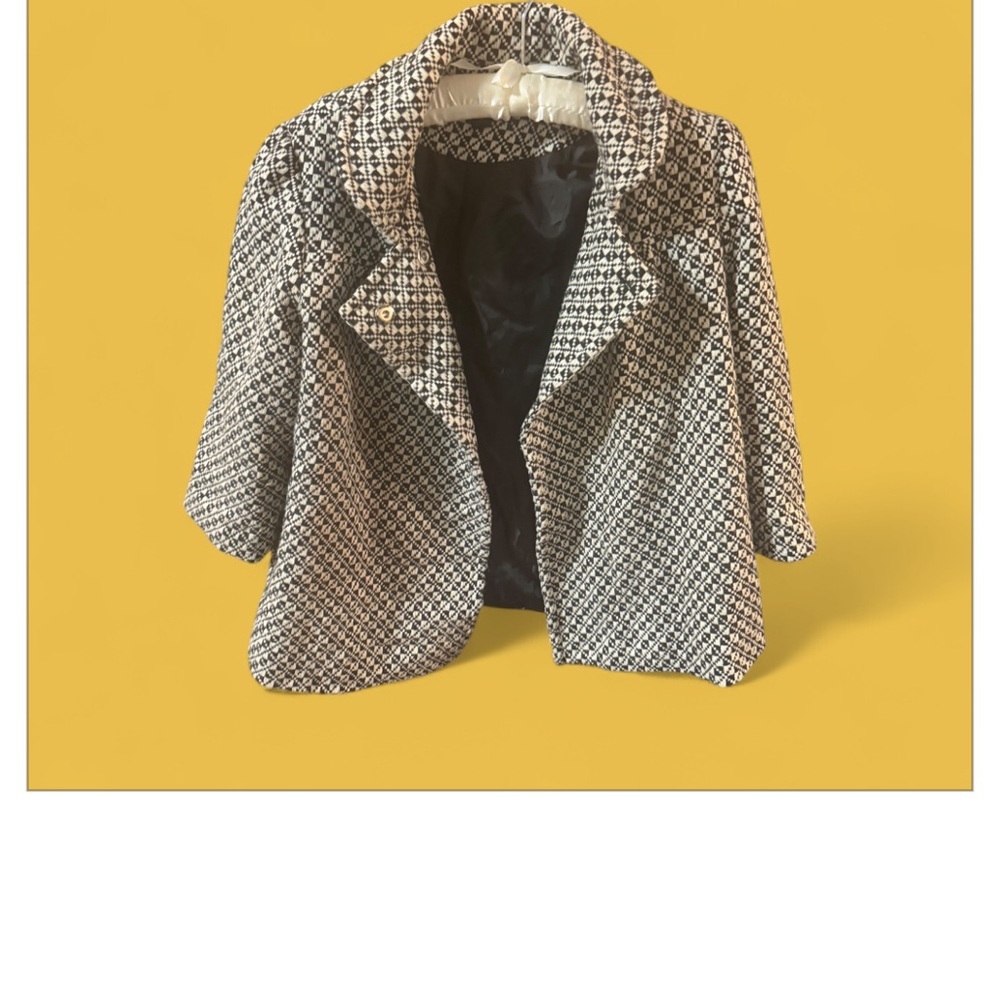 Forever 21 Black and White Patterned Blazer​ - Picture 3 of 6